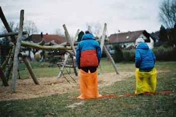 Spielanleitung Sackhüpfen beim Kindergeburtstag